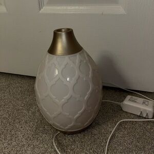 young living white diffuser